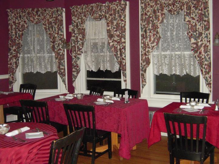 Brookview Manor Inn Canadensis Exteriör bild