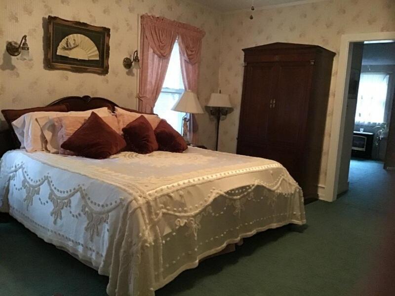 Brookview Manor Inn Canadensis Exteriör bild