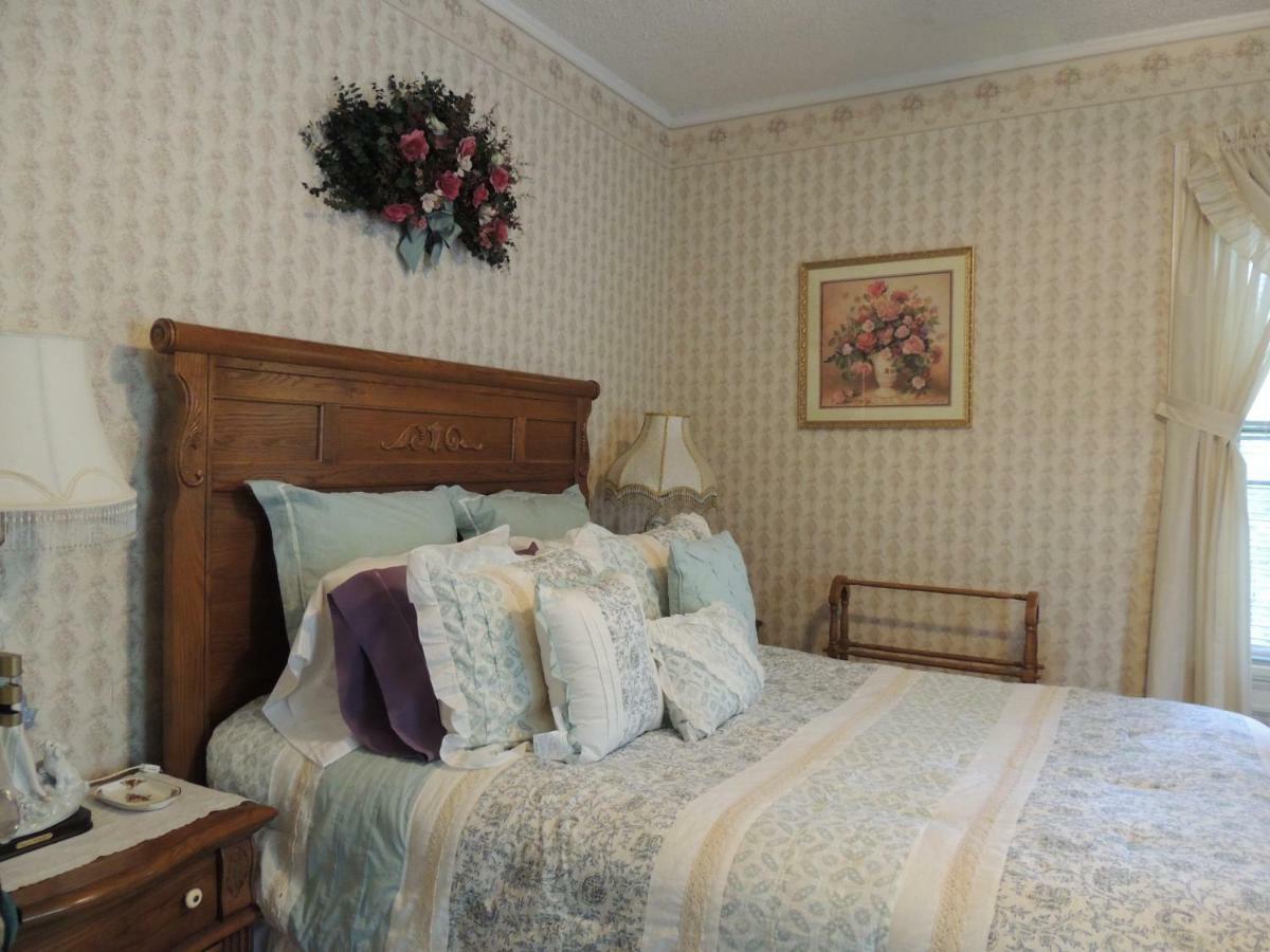 Brookview Manor Inn Canadensis Exteriör bild